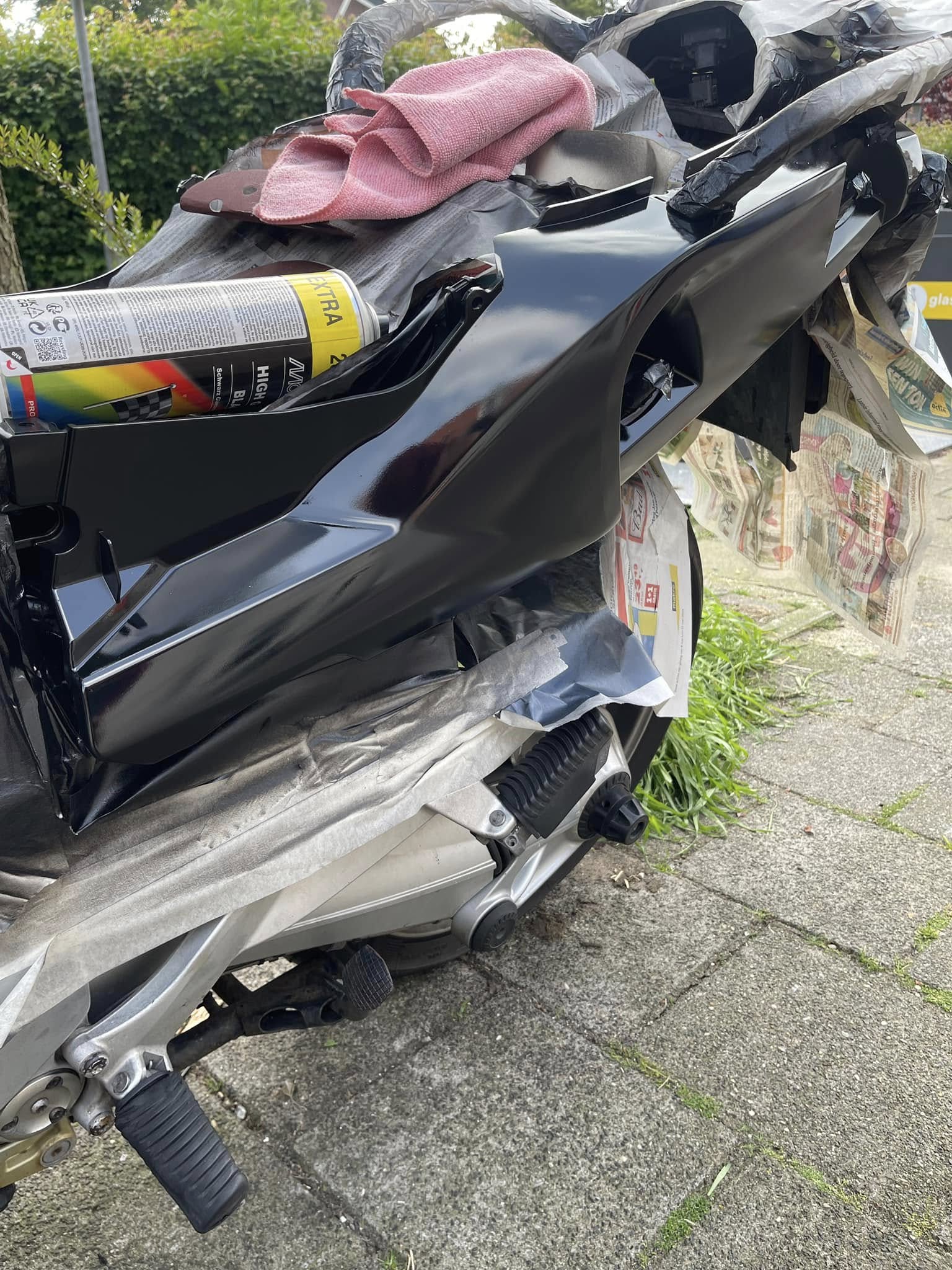 Kuipdeel spuiten en afplakken