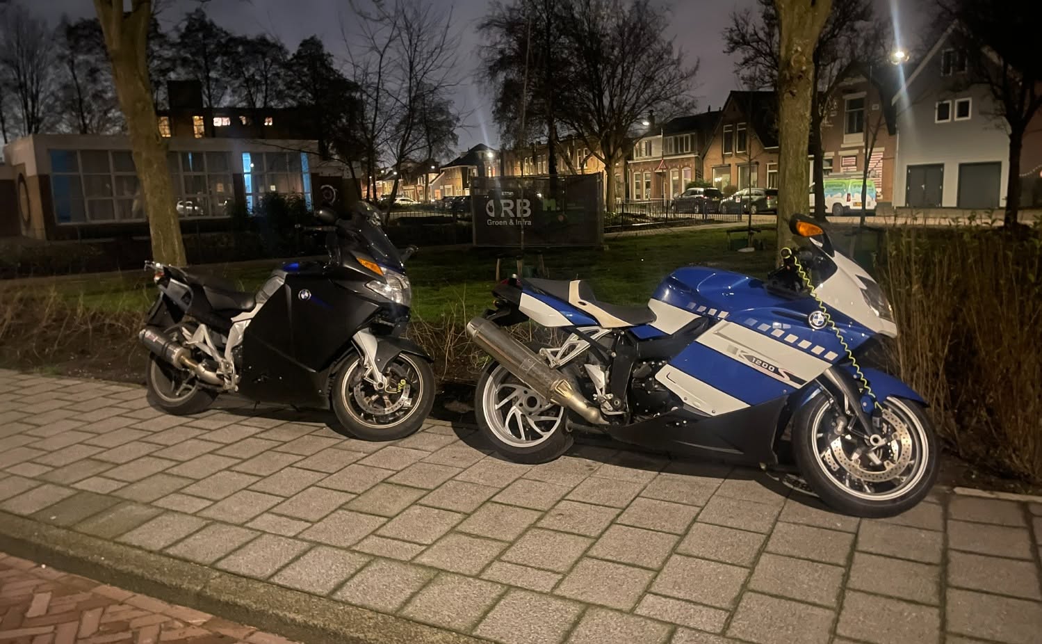 De GT naast de K1200S